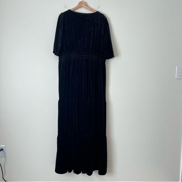 Baltic Born Artemis Tiered Velvet Maxi Dress in Black Plus Size 3X - Picture 8 of 9